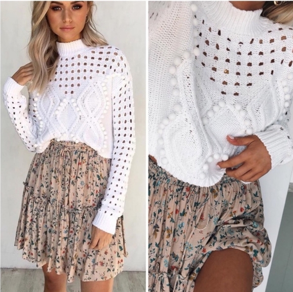 New Pom Mock turtleneck cropped Sweater - Picture 3 of 8